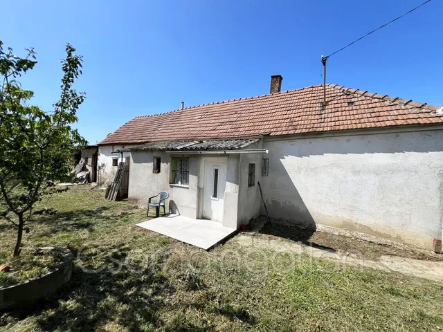Eladó ház Vág 47 nm