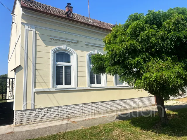 Eladó ház Rábatamási 68 nm