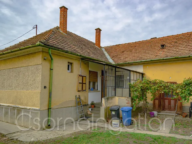 Eladó ház Rábatamási 93 nm