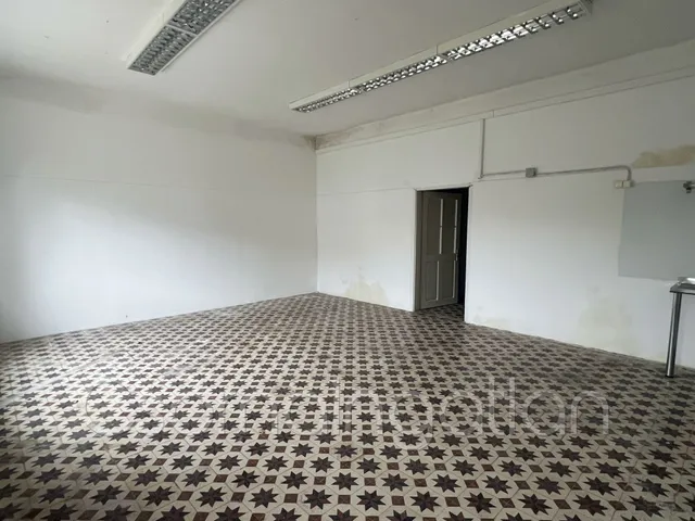 Kiadó kereskedelmi és ipari ingatlan Kóny 42 nm