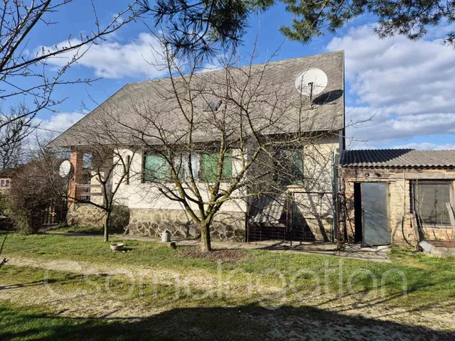 Eladó ház Egyházaskesző 160 nm