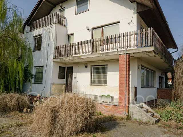 Eladó ház Abda 240 nm