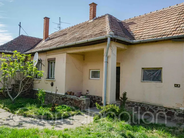 Eladó ház Szil 70 nm