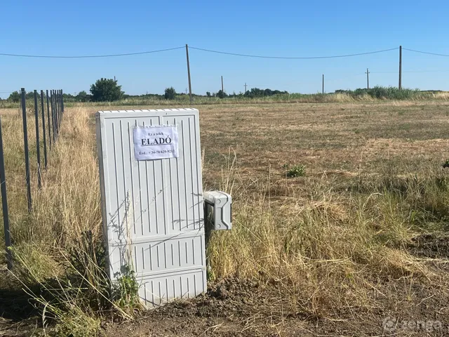 Eladó telek Szolnok, Tenyősziget, Dankasirály utca 6. 900 nm
