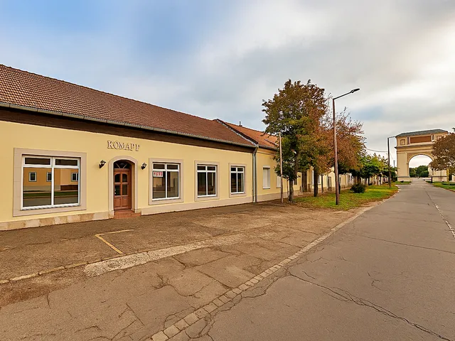 Eladó kereskedelmi és ipari ingatlan Vác, Belváros 300 nm