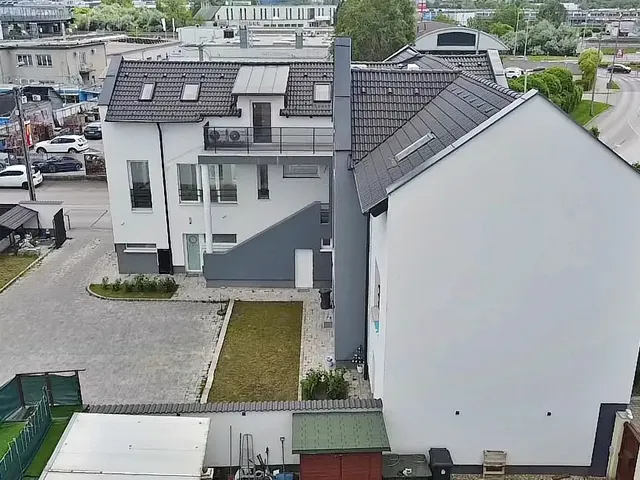 Eladó kereskedelmi és ipari ingatlan Budaörs, Városközpont 150 nm