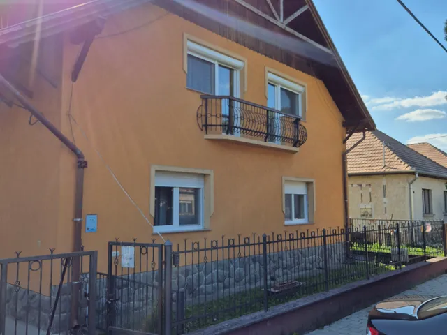 Eladó ház Kismaros, Liliom utca 22 230 nm