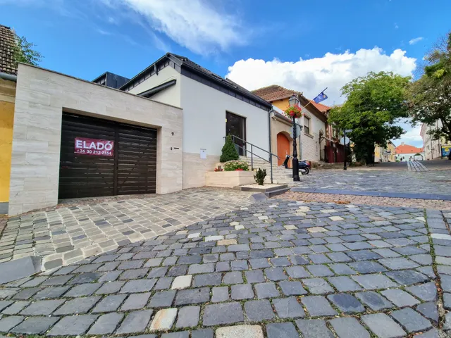 Eladó ház Vác, Belváros 200 nm