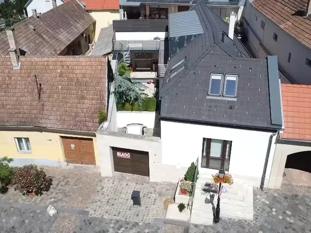 Eladó ház Vác, Belváros 200 nm