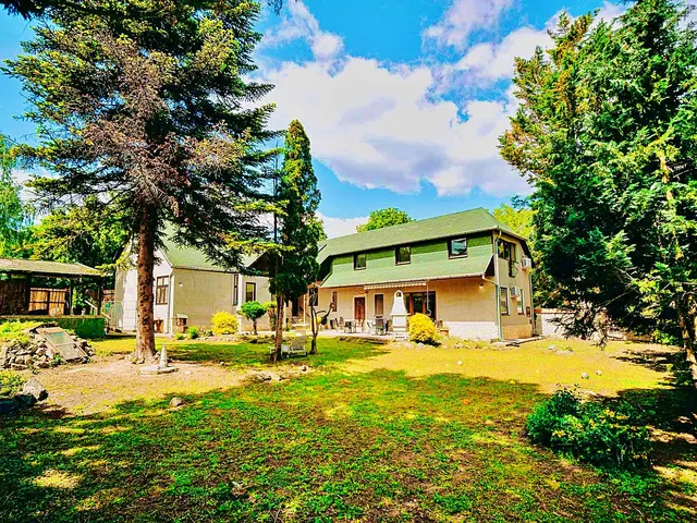 Eladó ház Leányfalu 220 nm