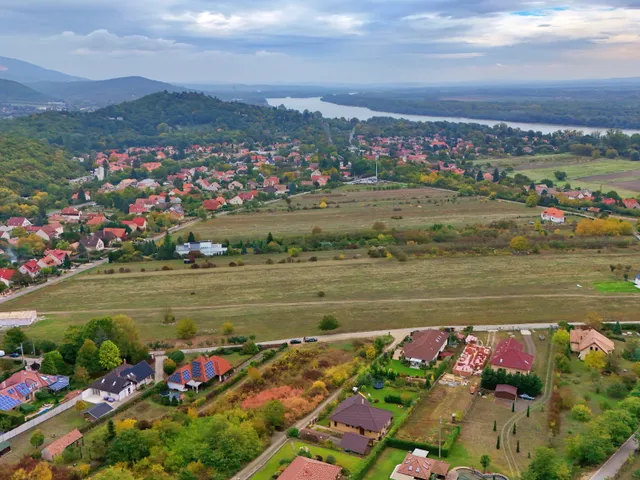 Eladó telek Kismaros 9060 nm
