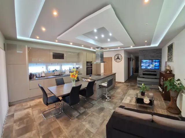 Eladó ház Dunabogdány 235 nm