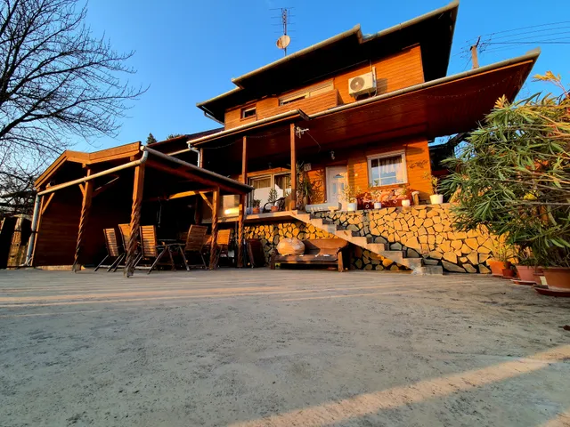 Eladó ház Vác, Buki 170 nm