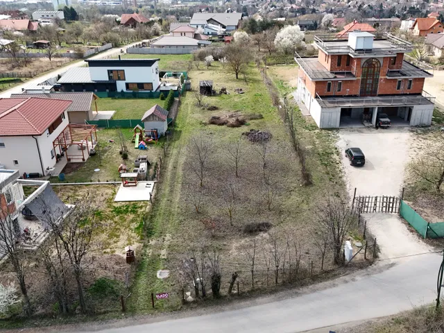 Eladó telek Vác, Törökhegy 2400 nm