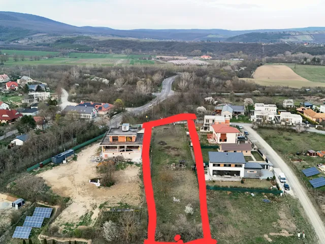Eladó telek Vác, Törökhegy, Felső Törökhegyi út 2 2400 nm