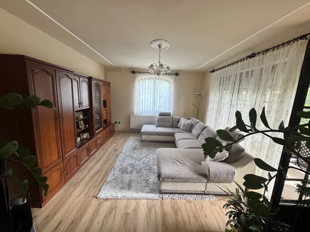 Eladó ház Rád, Kertész utca 250 nm