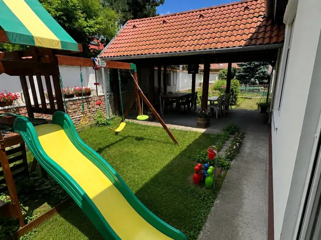 Eladó ház Vác 200 nm