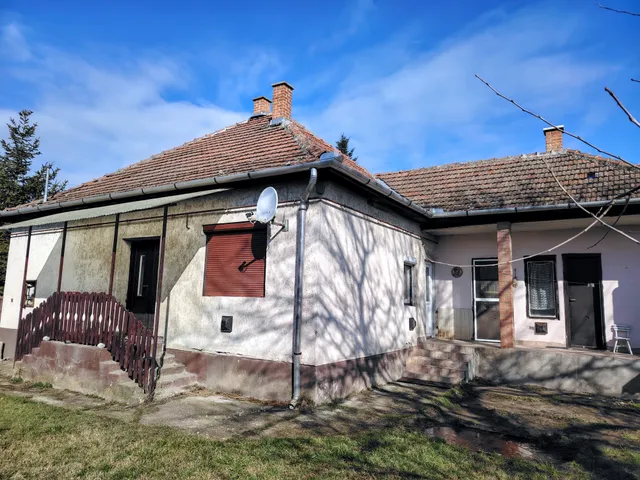 Eladó ház Kápolna 83 nm