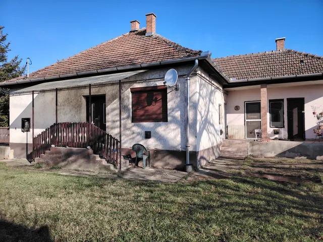 Eladó ház Kápolna 83 nm