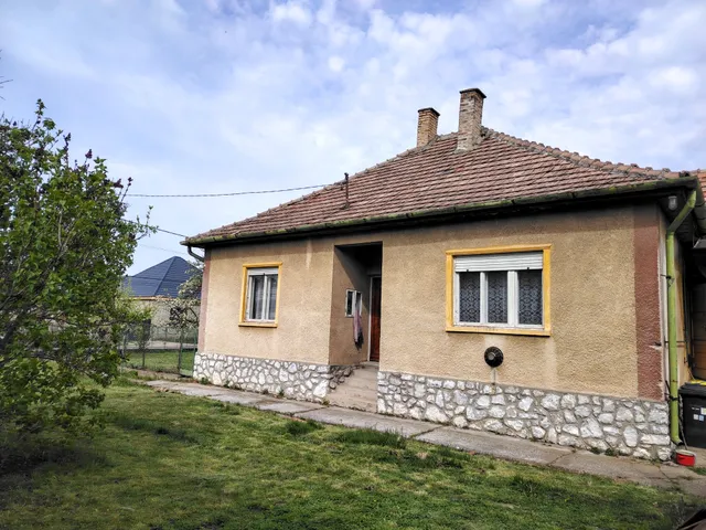 Eladó ház Kerecsend 79 nm