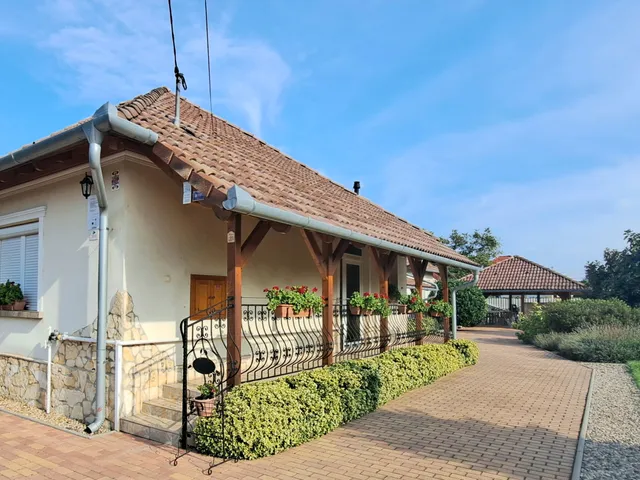 Eladó ház Gyula, Krinolinkert 163 nm