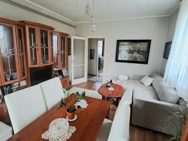 Eladó lakás Gyula, Honvéd Ltp 10 54 nm