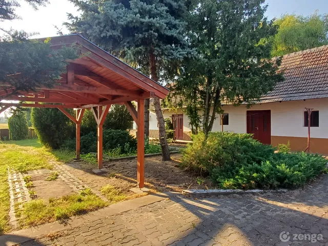 Eladó ház Tápiószecső 150 nm