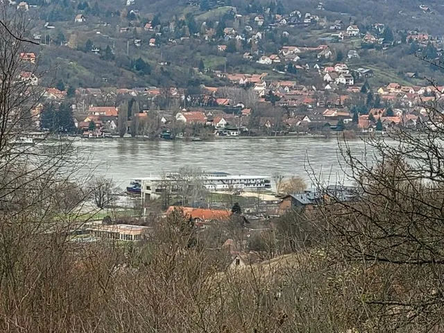 Eladó telek Visegrád, Újhegy 2871 nm