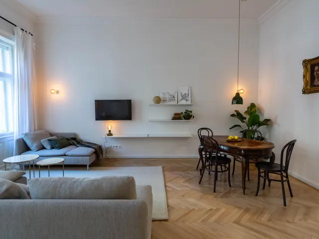 Eladó lakás Budapest VI. kerület, Nagykörúton belüli terület, Lázár u. 84 nm