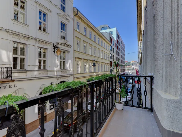 Eladó lakás Budapest V. kerület 66 nm