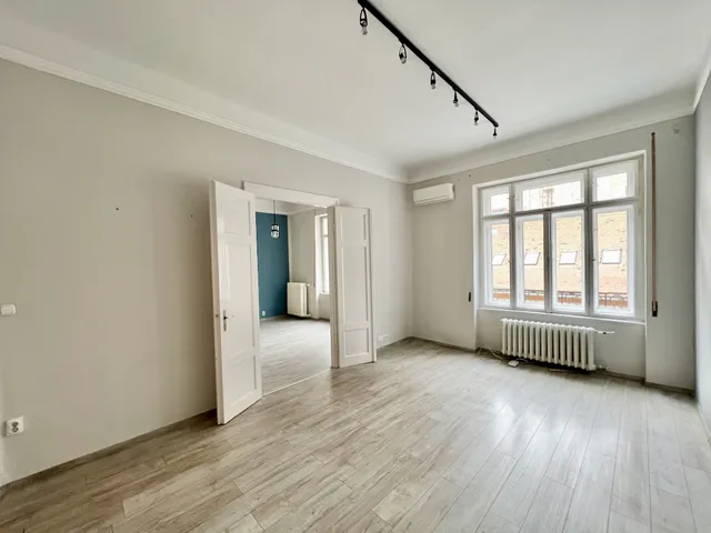 Eladó lakás Budapest V. kerület, Bank negyed, Arany János u. 74 nm