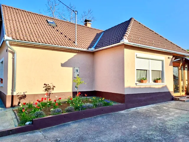 Eladó ház Pakod 100 nm