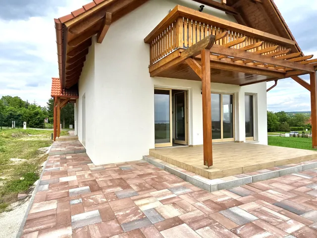 Eladó ház Cserszegtomaj 191 nm