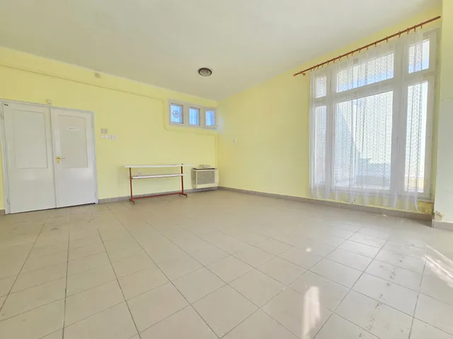 Eladó kereskedelmi és ipari ingatlan Zalaegerszeg, Zalabesenyő 193 nm