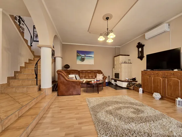 Eladó ház Vonyarcvashegy 145 nm