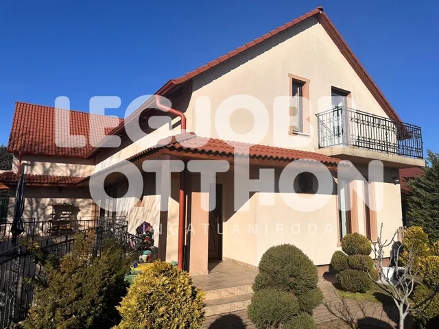 Eladó ház Cegléd 350 nm