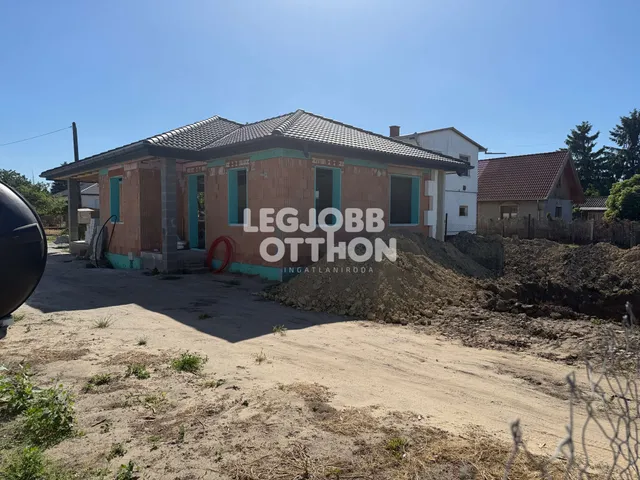 Eladó ház Cegléd 86 nm