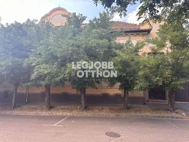Eladó ház Cegléd 195 nm