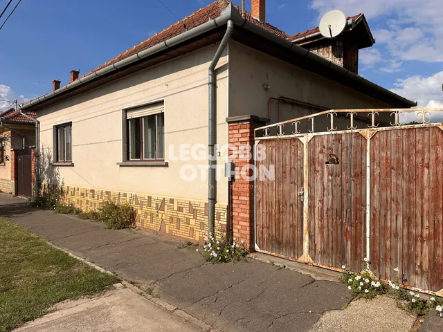 Eladó ház Cegléd 192 nm