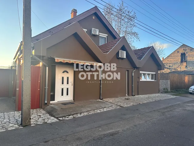 Eladó ház Cegléd 249 nm