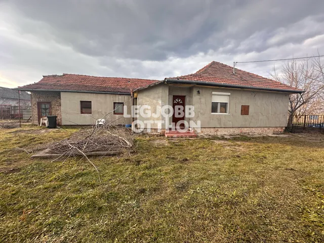 Eladó ház Cegléd 90 nm