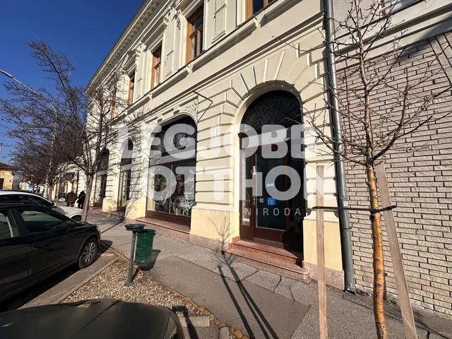 Kiadó kereskedelmi és ipari ingatlan Cegléd 140 nm