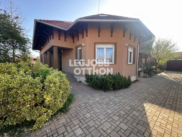 Eladó ház Cegléd 169 nm