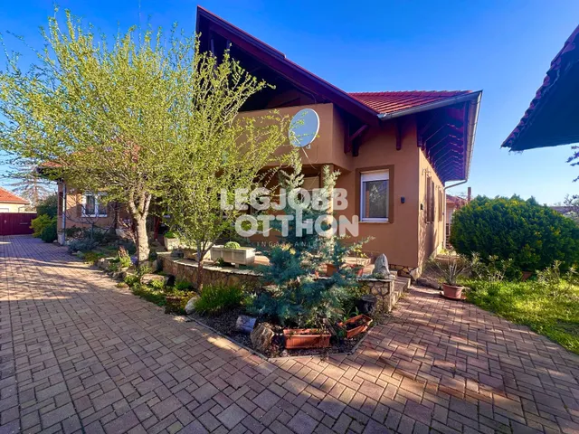 Eladó ház Cegléd 169 nm