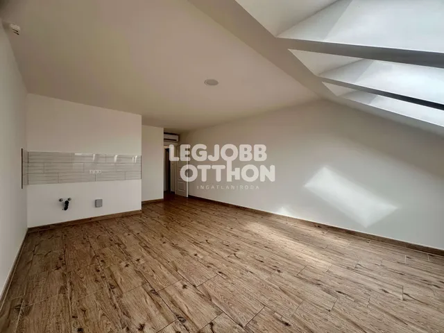 Eladó lakás Cegléd 56 nm