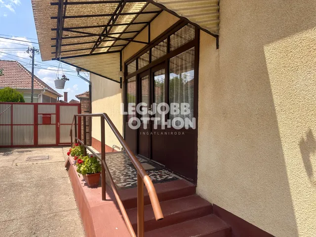 Eladó ház Cegléd 160 nm