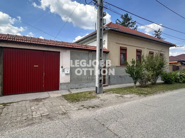 Eladó lakás Cegléd 88 nm