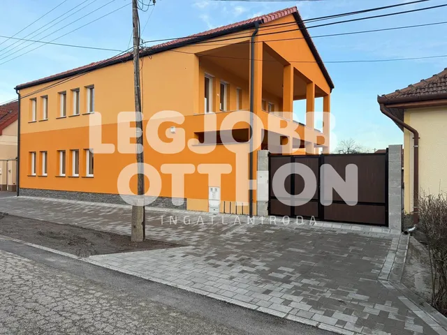 Eladó lakás Cegléd 118 nm