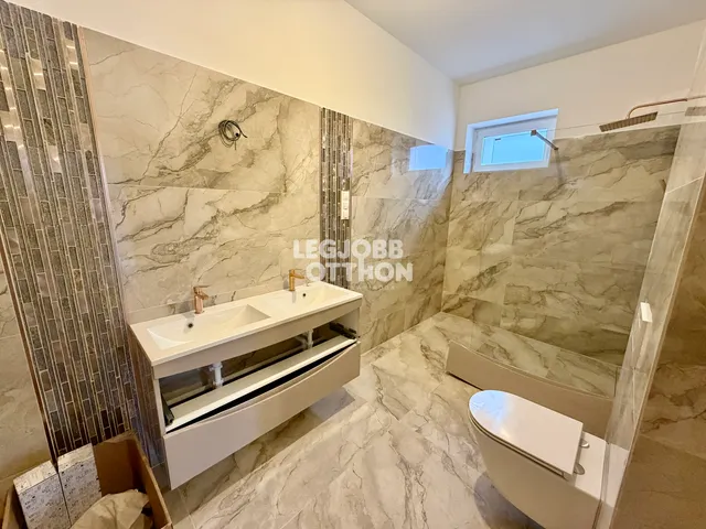 Eladó lakás Cegléd 118 nm