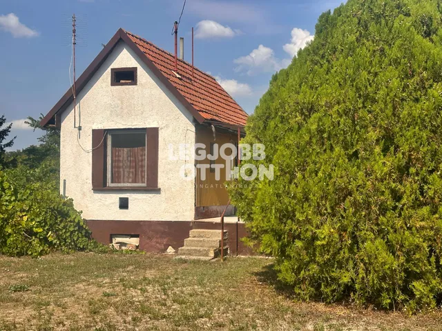 Eladó telek Cegléd 1329 nm